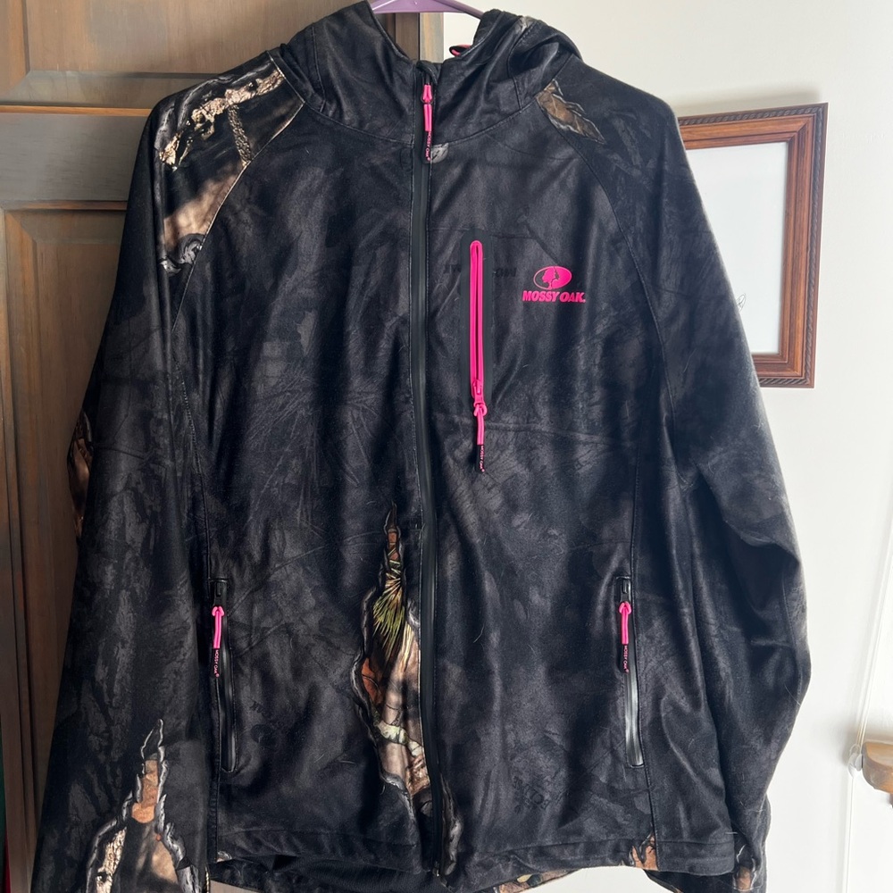 Mossy Oak Black Softshell Jacket with Pink Accents and Camo Trim
